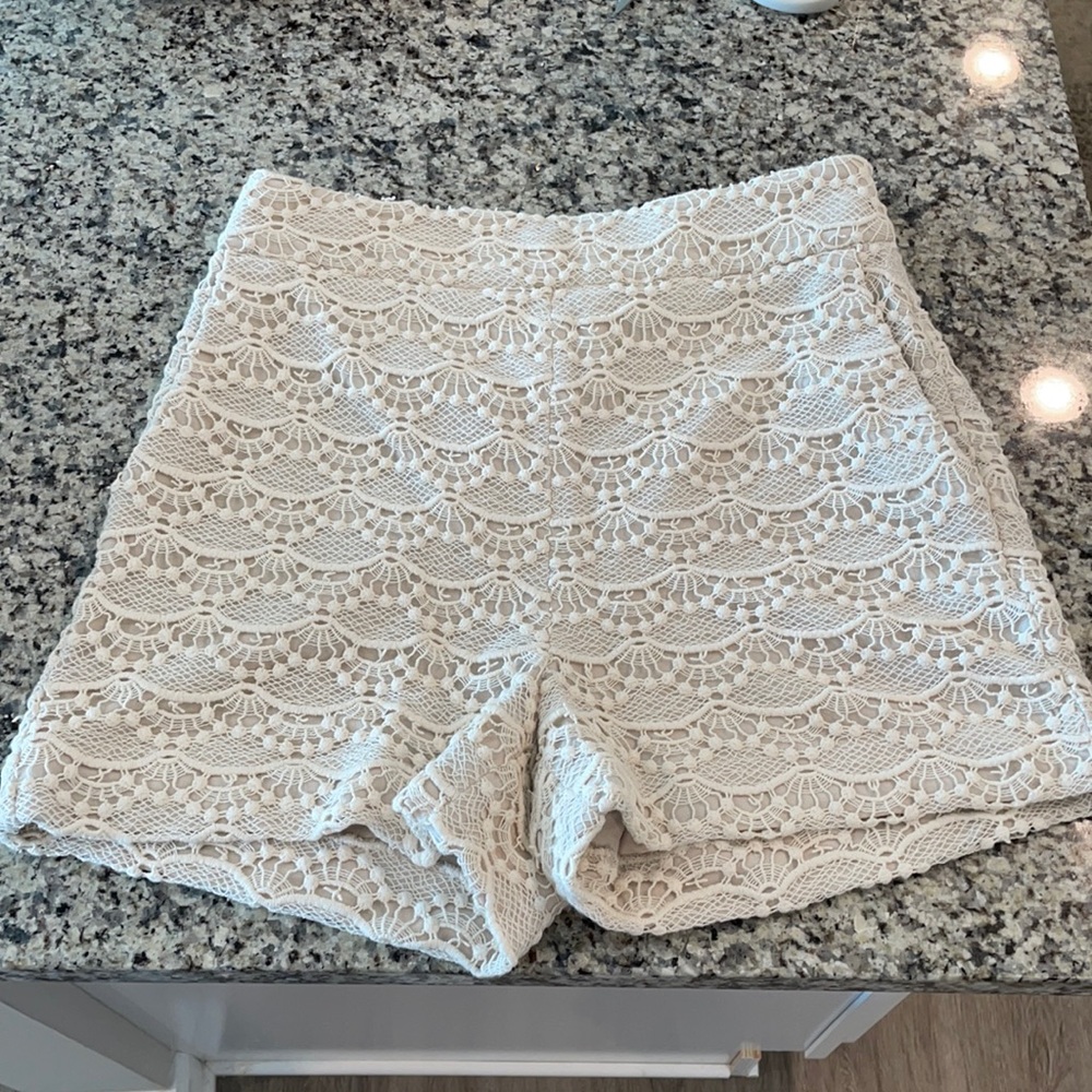 NWT lace overlay express shorts